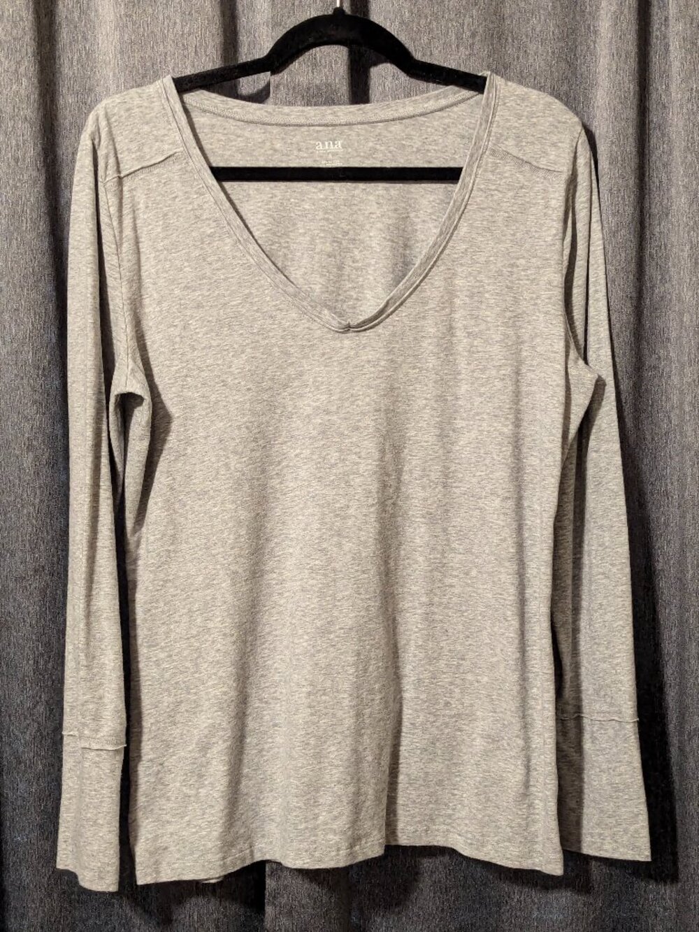 A.N.A Long Sleeve Top with V-neck Great Condition XL